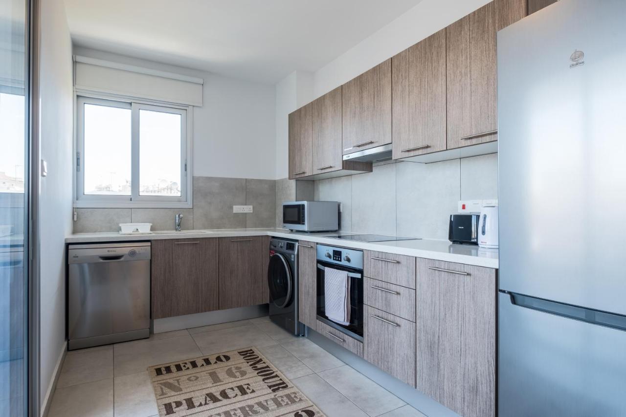 Solaar Apartments Faneromeni Larnaca Ngoại thất bức ảnh