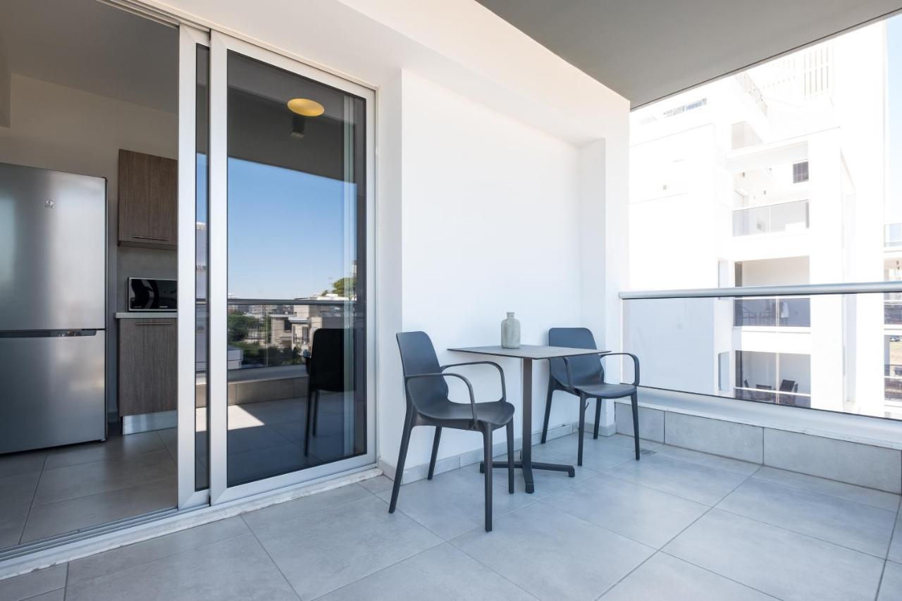 Solaar Apartments Faneromeni Larnaca Ngoại thất bức ảnh