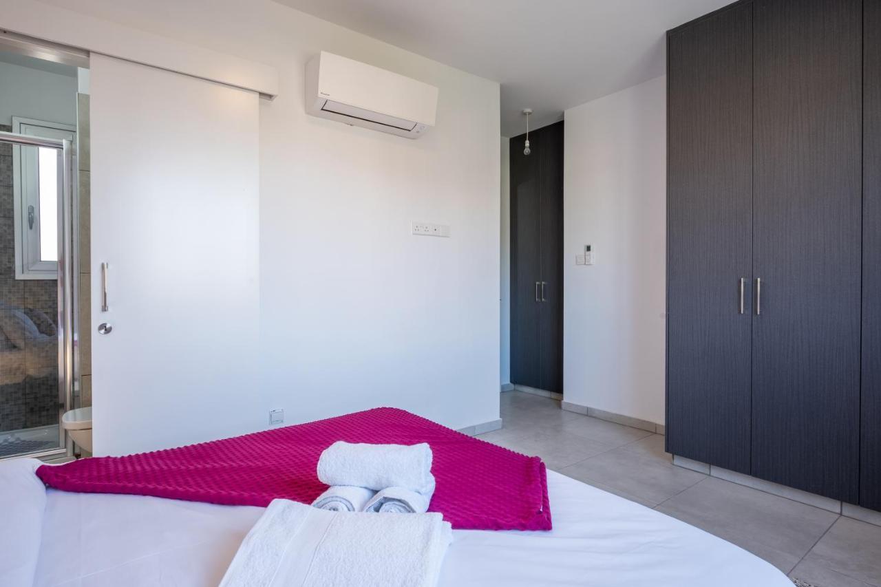 Solaar Apartments Faneromeni Larnaca Ngoại thất bức ảnh
