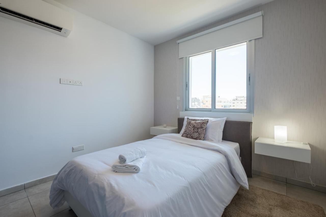 Solaar Apartments Faneromeni Larnaca Ngoại thất bức ảnh