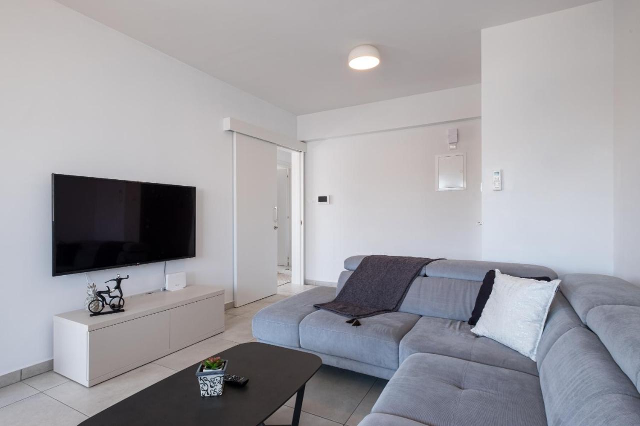 Solaar Apartments Faneromeni Larnaca Ngoại thất bức ảnh