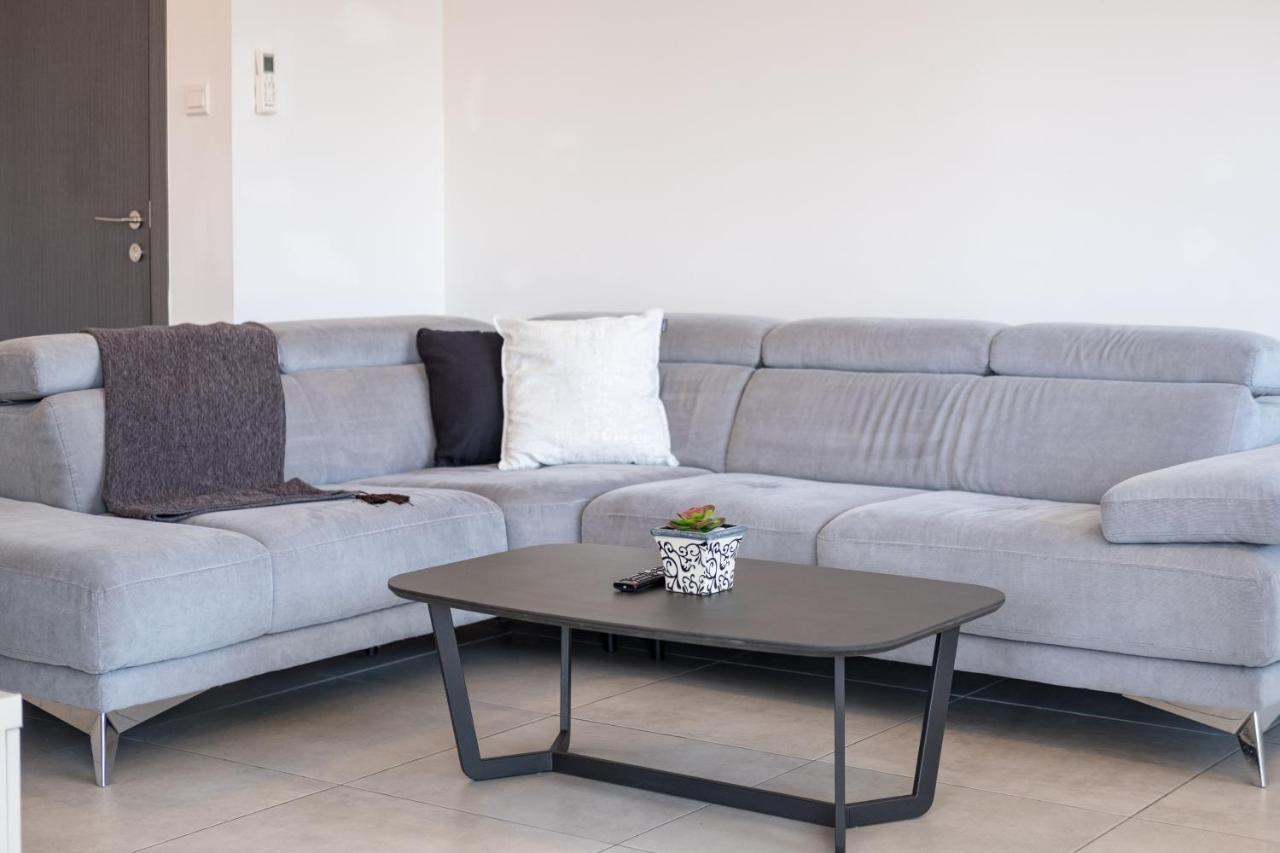 Solaar Apartments Faneromeni Larnaca Ngoại thất bức ảnh