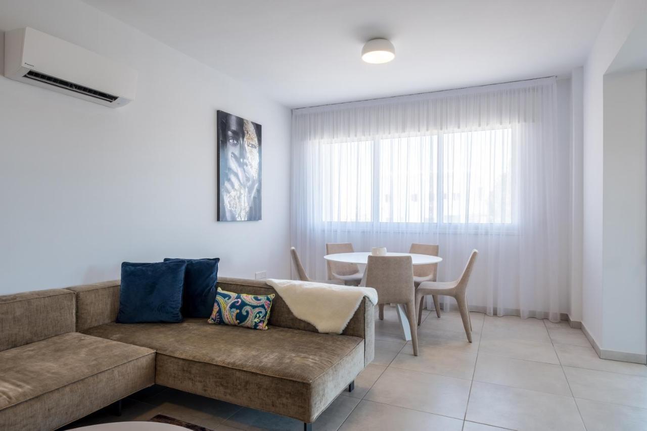 Solaar Apartments Faneromeni Larnaca Ngoại thất bức ảnh